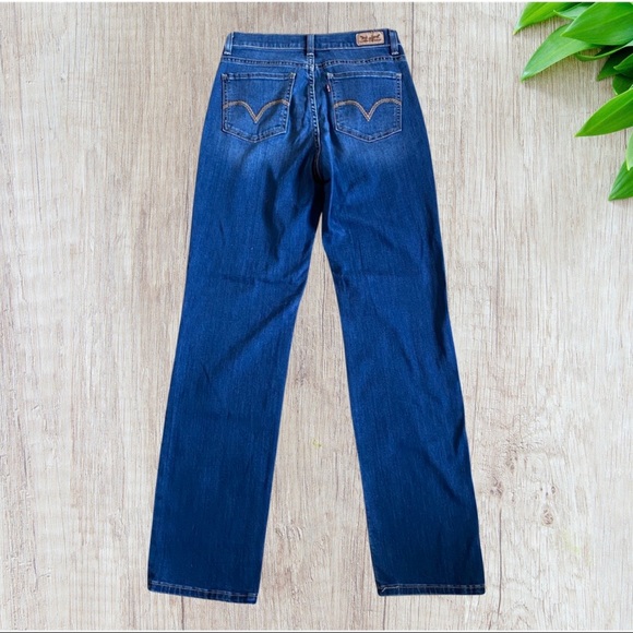 Levi’s Perfectly Slimming 512 Straight Leg Jeans - Picture 3 of 7